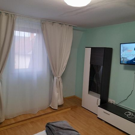 Garsoniera Sic Zona Terapia Zona Linistita La Casa Cu Parcare Appartement Cluj-Napoca Buitenkant foto